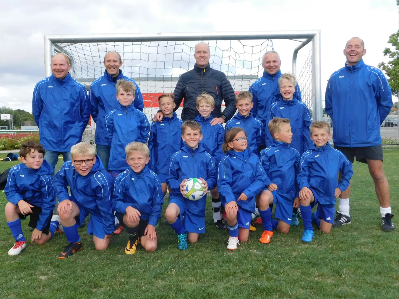 Neue Regenjacken für die F1