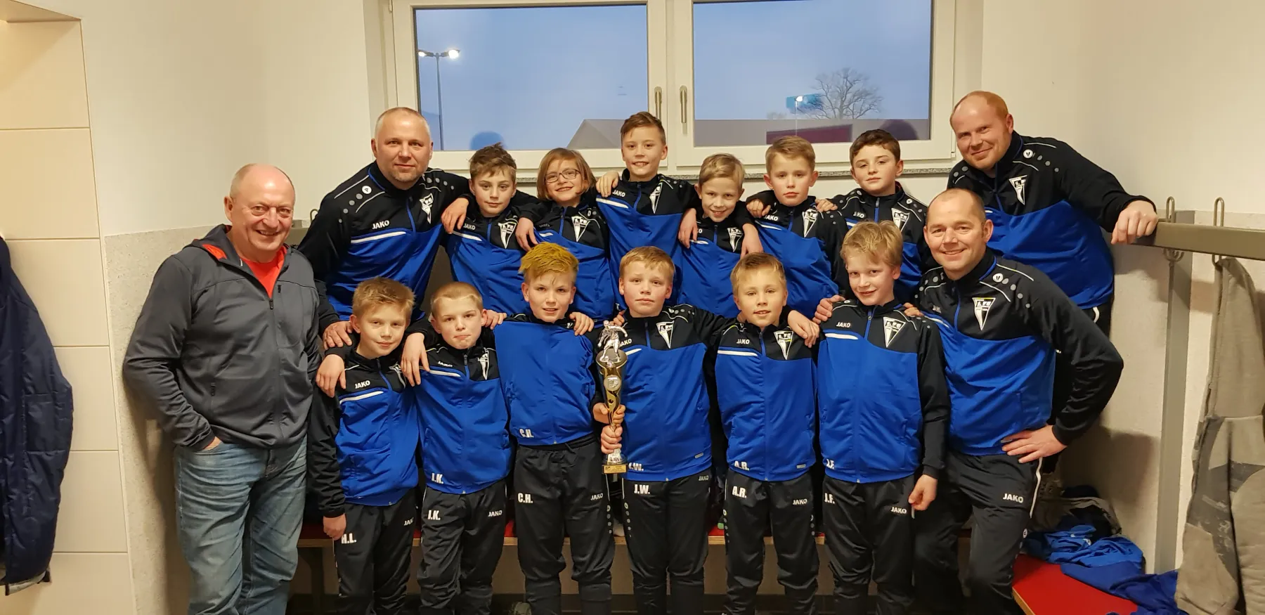 Neue Trainingsanzüge für die E2